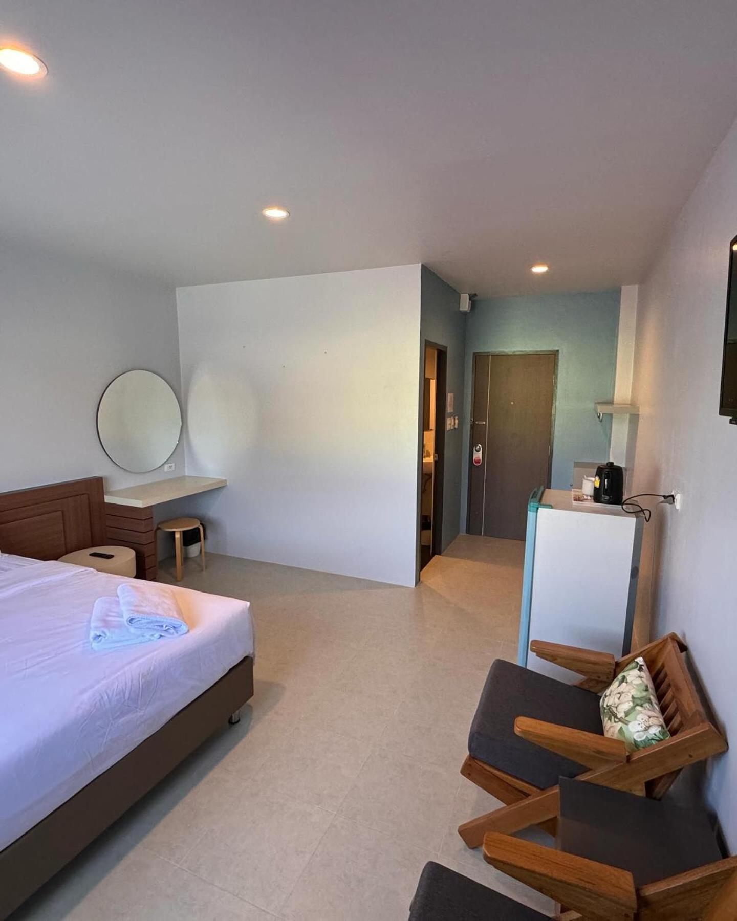 Siri Hotel Phuket Eksteriør billede