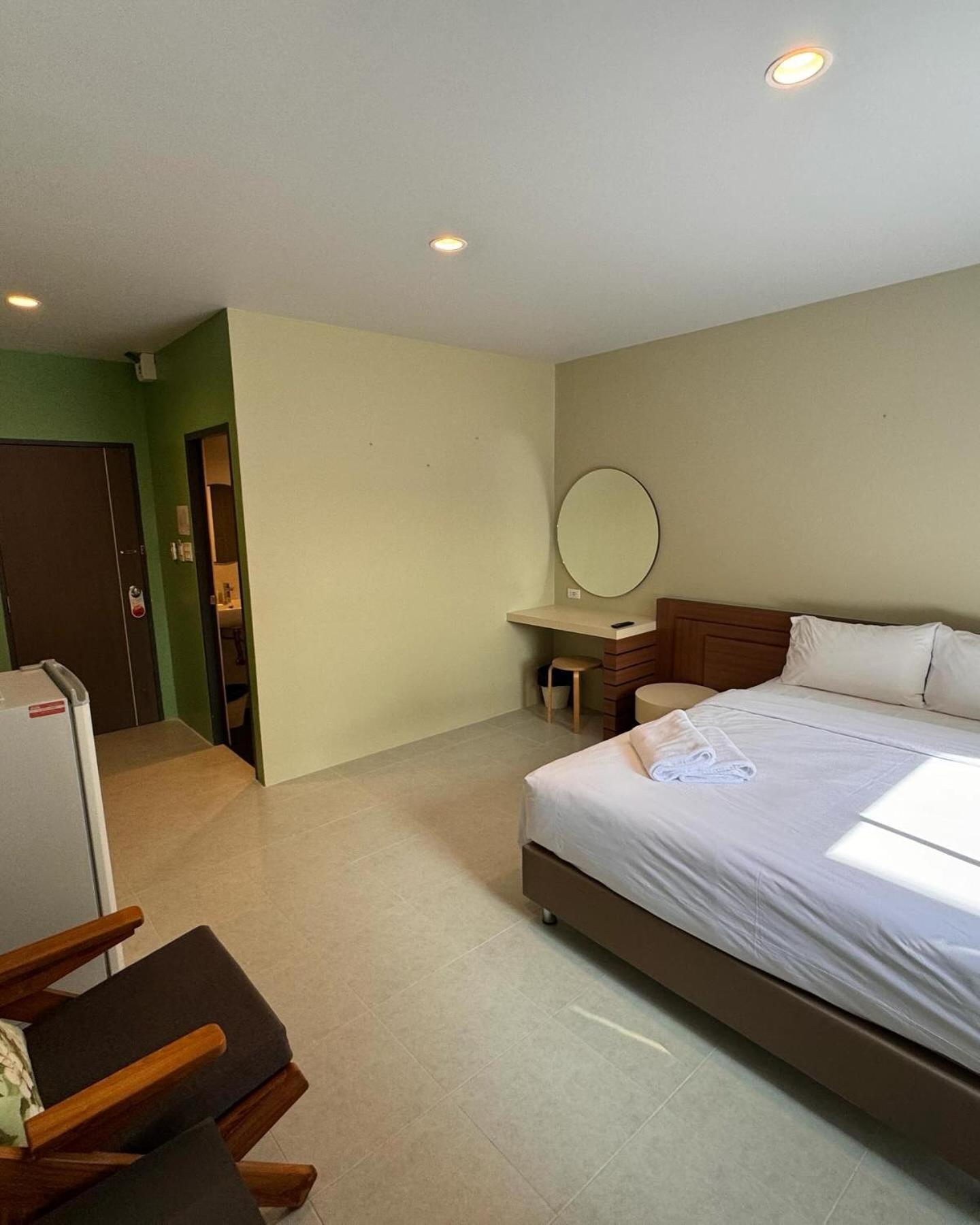Siri Hotel Phuket Eksteriør billede